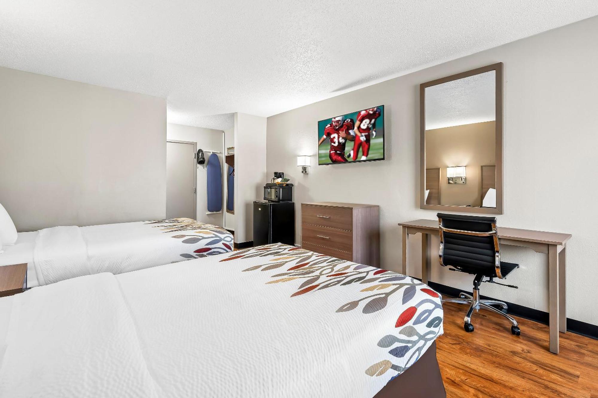 Red Roof Inn Charlotte - University Extérieur photo
