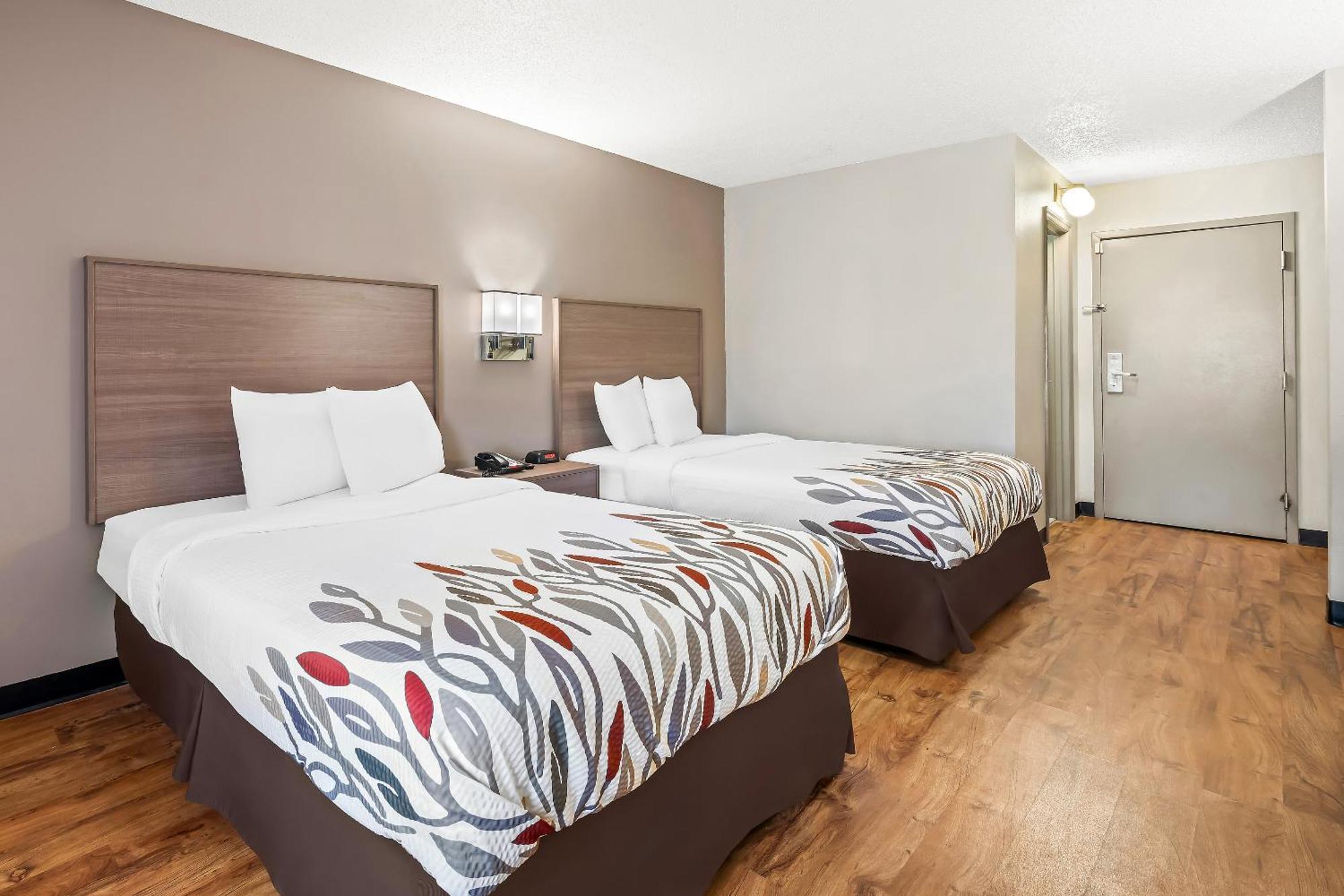 Red Roof Inn Charlotte - University Extérieur photo