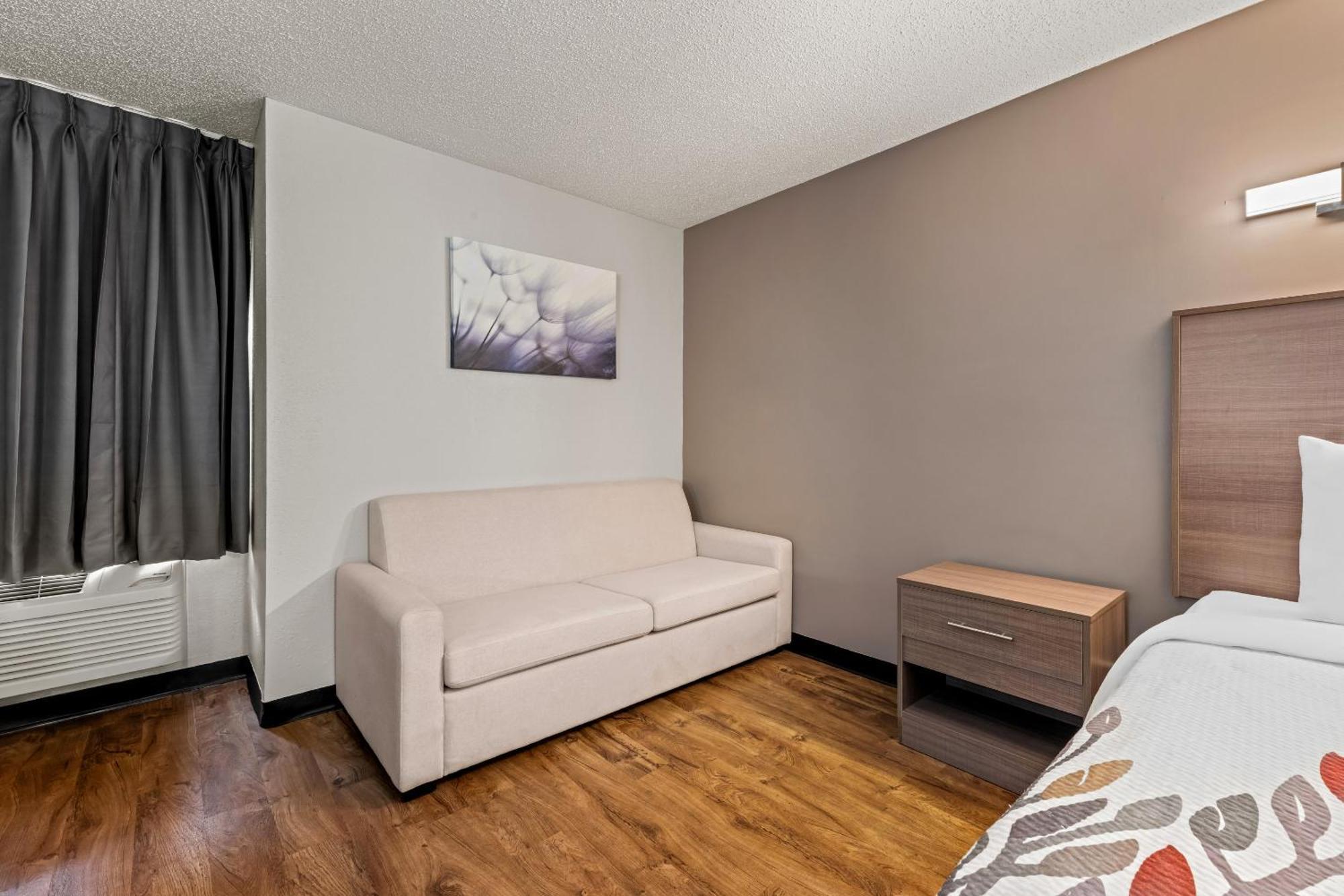 Red Roof Inn Charlotte - University Extérieur photo