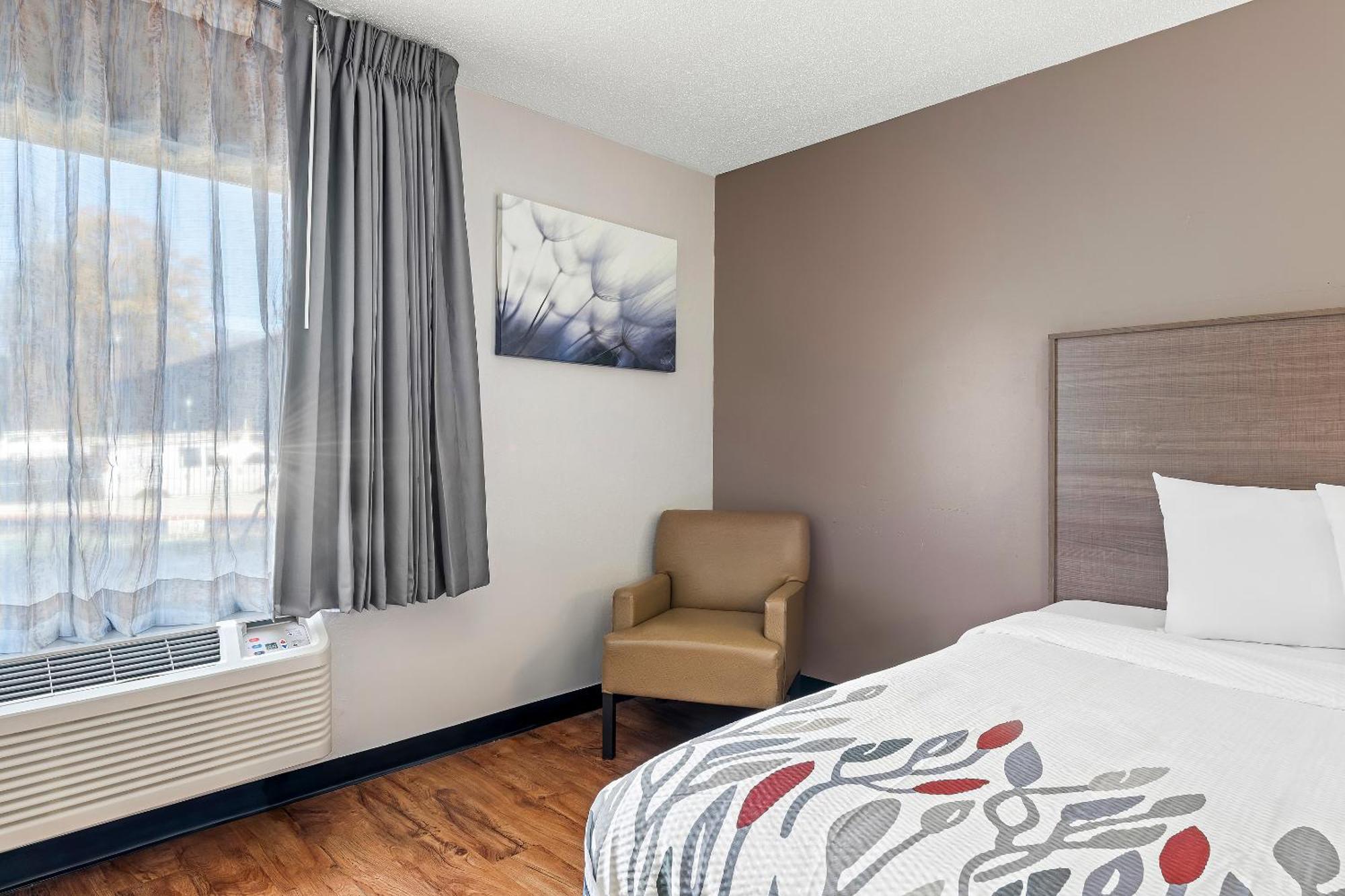 Red Roof Inn Charlotte - University Extérieur photo